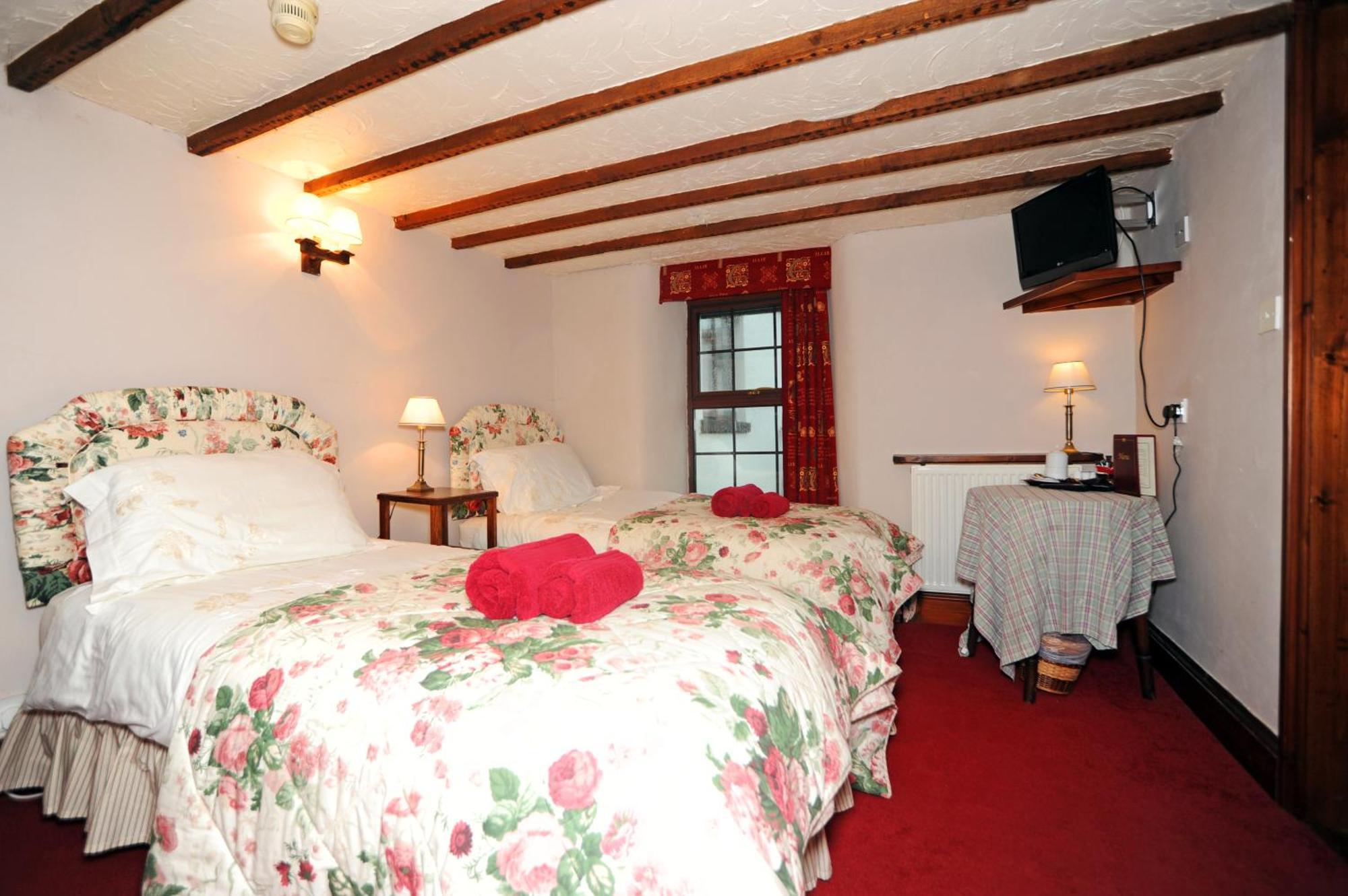 The West Country Inn Кловелли Экстерьер фото